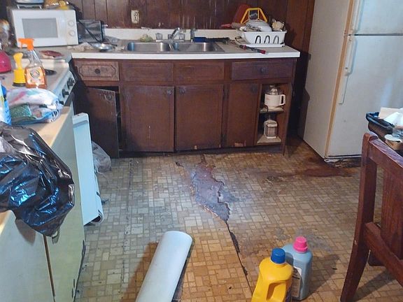 5th image of 806 Brunson St