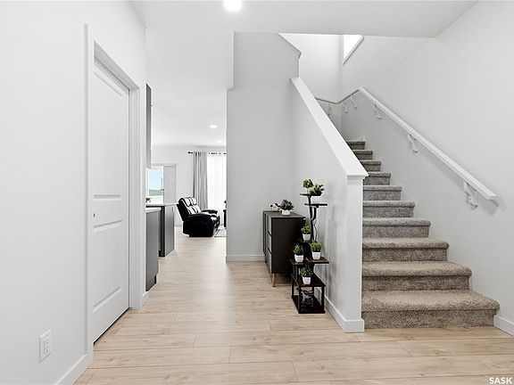 5th image of 246 Katz COURT