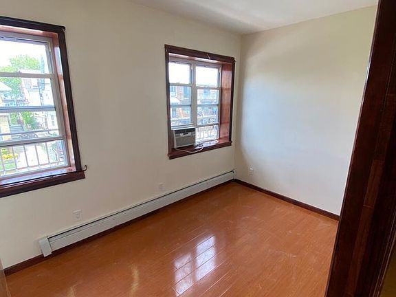 4th image of 73 Bay 26th St Fl 2