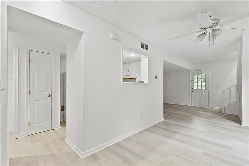 2 bed, 2.0 bath, 1083 sqft, $1,800 — Photo 3