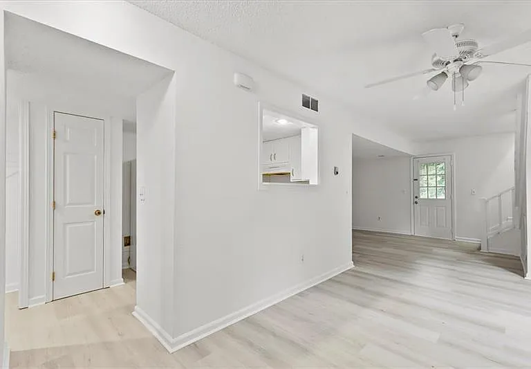 1714 Wynndowne Trl SE — Photo 3