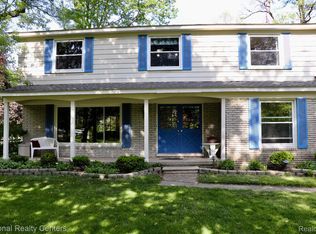 16944 Shrewsbury St, Livonia, MI 48154