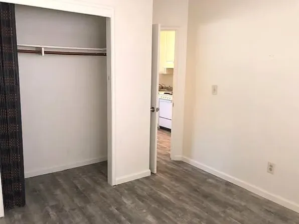 404 Central Ave APT F, Hanford, CA 93230