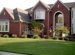 54032 Huntington Dr, Shelby Township, MI