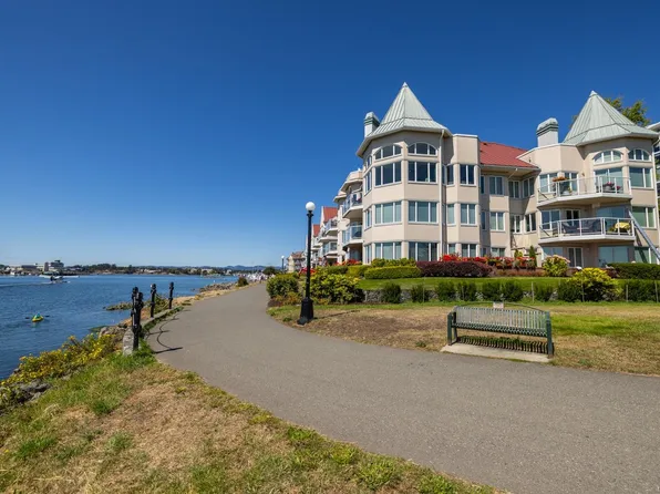 55 Songhees Rd #209, Victoria, BC V9A 6T3
