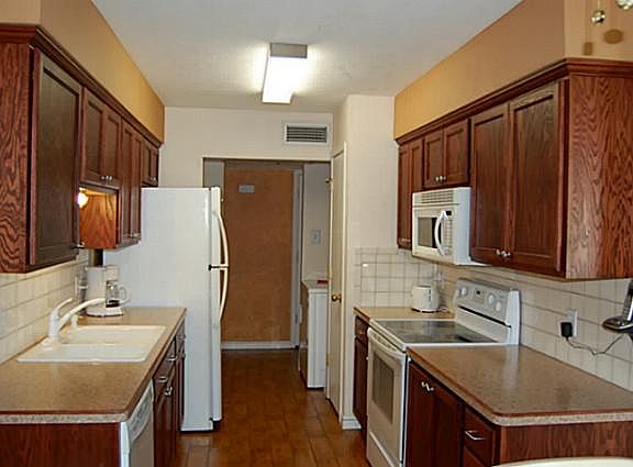 4th image of 6965 Southampton Dr