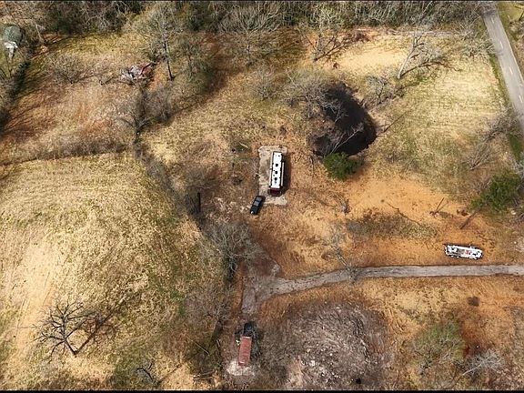 2nd image of 13284 Calhoun Rd