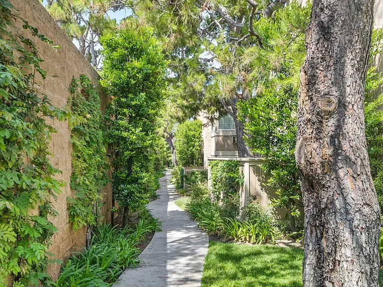 La Habra Woods — Photo 11