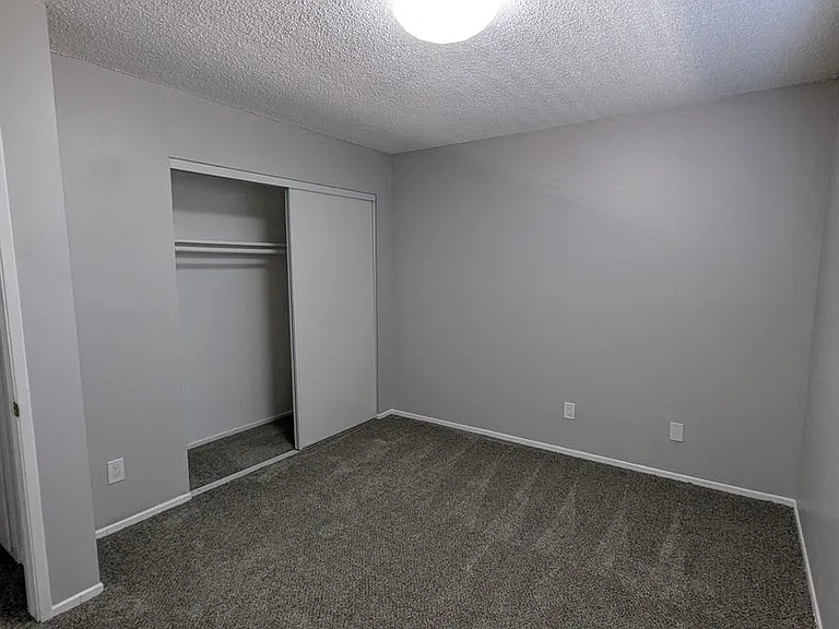 17031 Pinehurst Ln — Photo 25