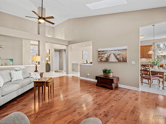 5th image of 3 Medinah Ct