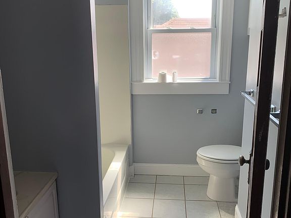 3rd image of 3-87 Radcliffe Ave #3
