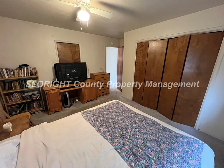 1887 Pine Ave — Photo 10