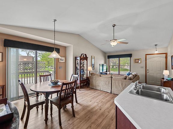 5th image of 3615 Creekside Dr