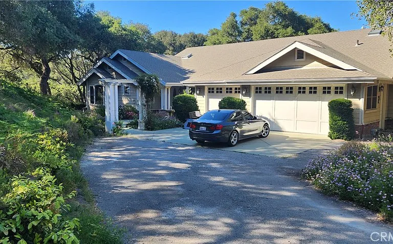 1961 Vineyard View Ln — Photo 17