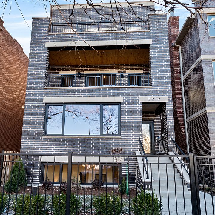 1st image of 2219 W Foster Ave #2