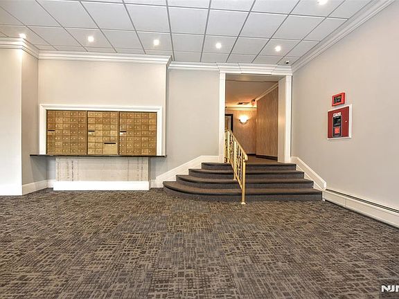 3rd image of 44 S Main St APT 6F