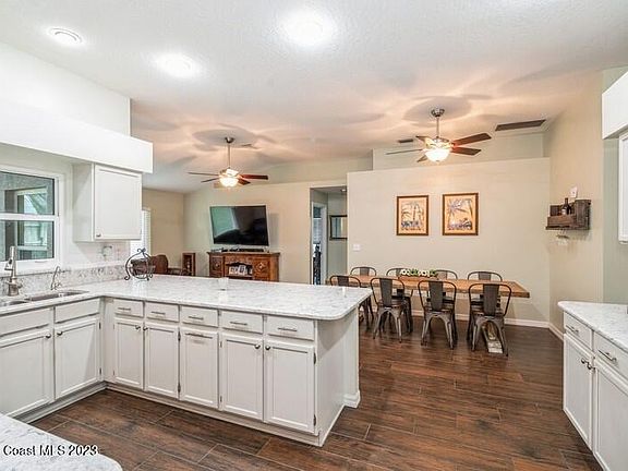 5th image of 948 Whisperoak Dr