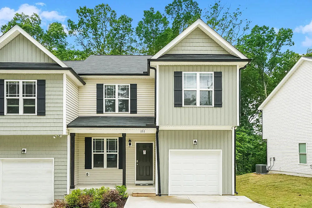 4 bed, 2.5 bath, 1446 sqft, $1,815 — Photo 1