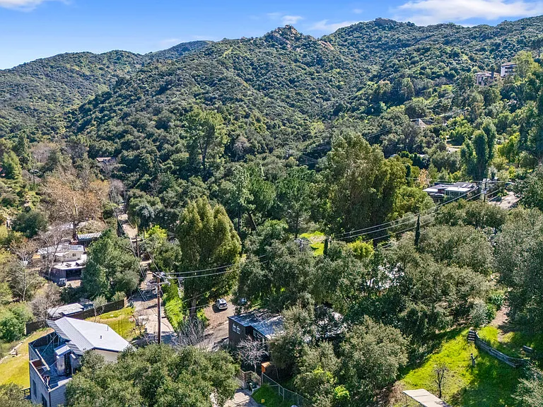 20402 Paradise Ln — Photo 38