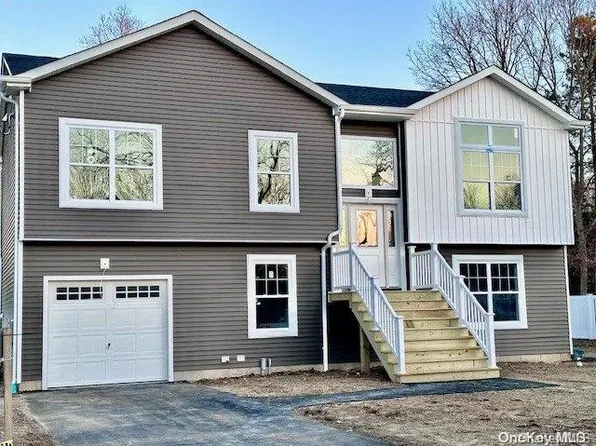 3 Ormond Place, Mastic, NY 11950