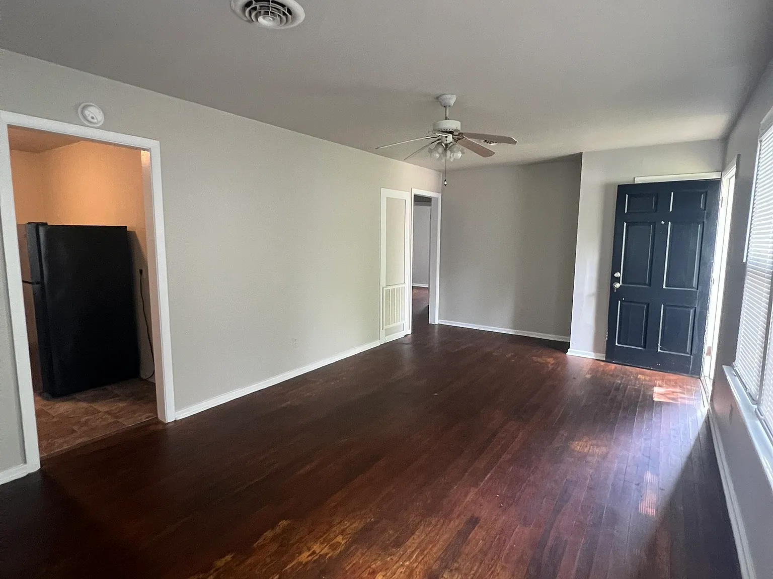 3 bed, 870 sqft, $2,014 — Photo 4