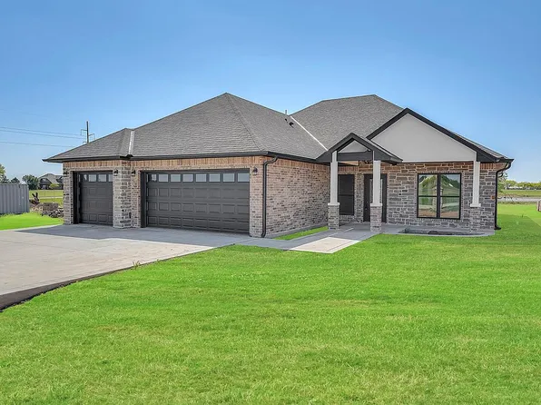 25 Almond Pl, Cache, OK 73527