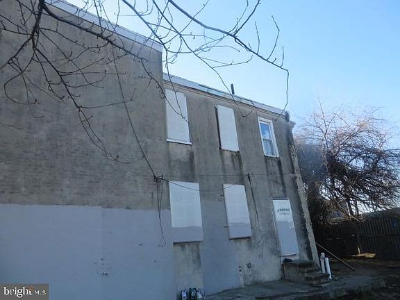 3rd image of 3058-60 N 5th St