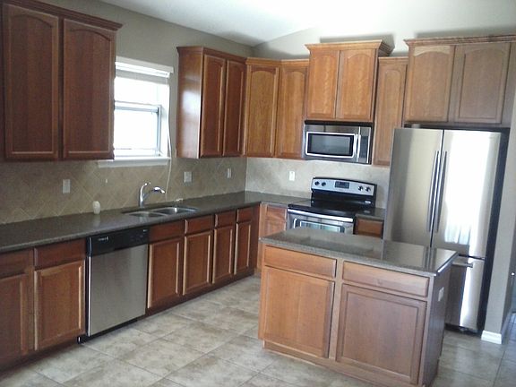 KITCHEN W/ STAGGARED CABINETS