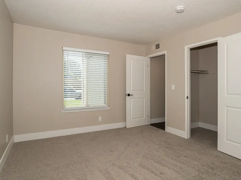 El Macero Apartments — Photo 10