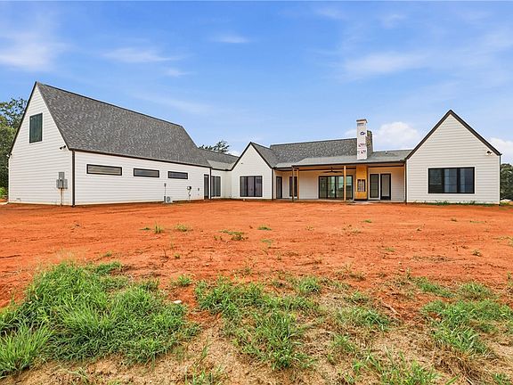 3rd image of 756 Garrison Rd