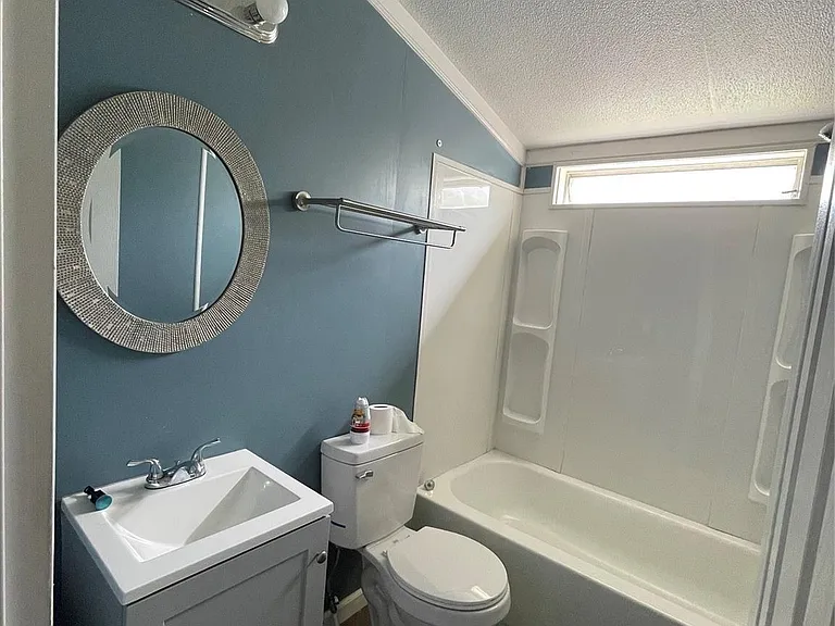 433 Capricorn Dr — Photo 26