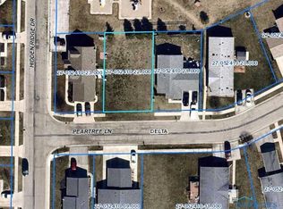 2049 Pear Tree Ln, Delta, OH 43515