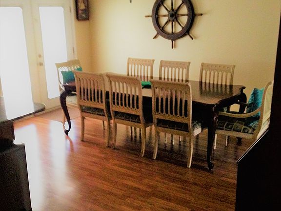 Large dining area for the whole family