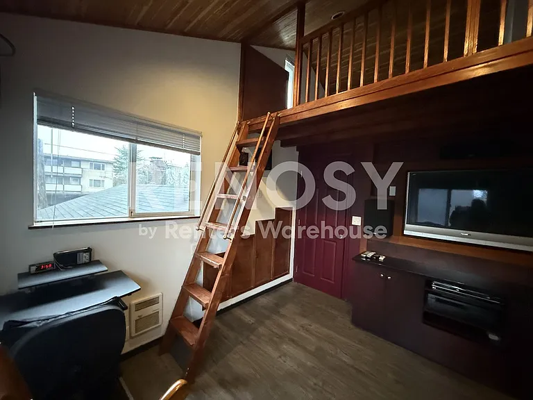 6514 Phinney Ave N #C — Photo 10