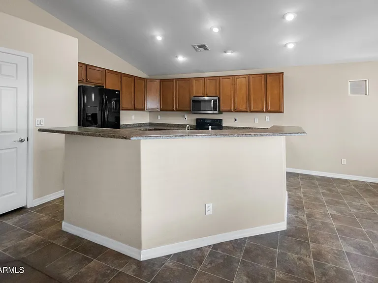 2501 S 255th Dr — Photo 5