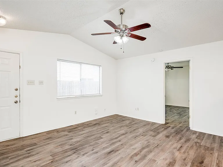 7918 W Gate Blvd — Photo 16