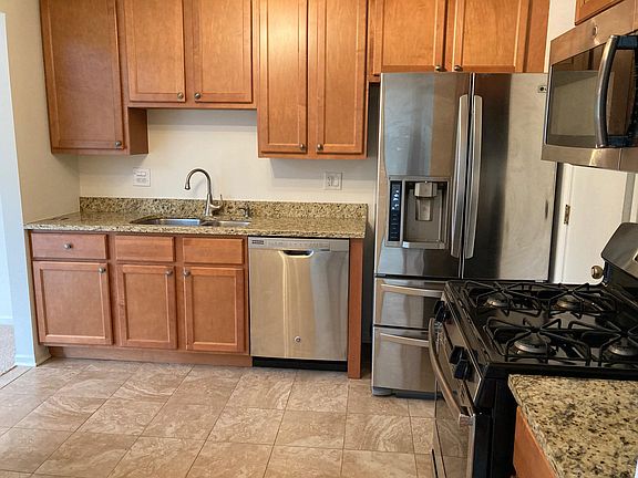 3rd image of 28 Ashburn Ct