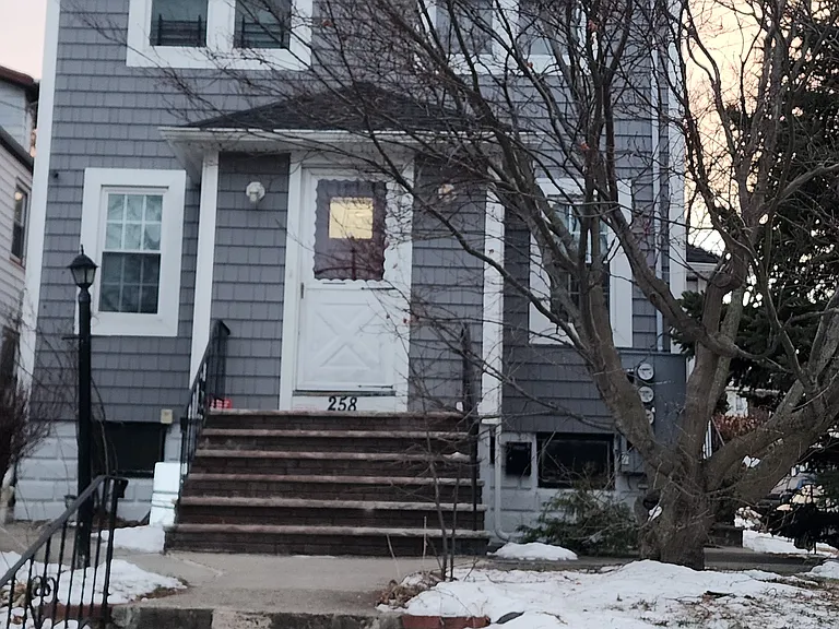258 Franklin St #3 — Photo 15