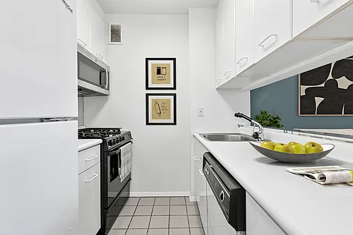 62 W 62nd St Photo 1