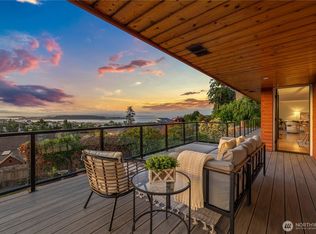 675 SW Franklin Court, Oak Harbor, WA 98277