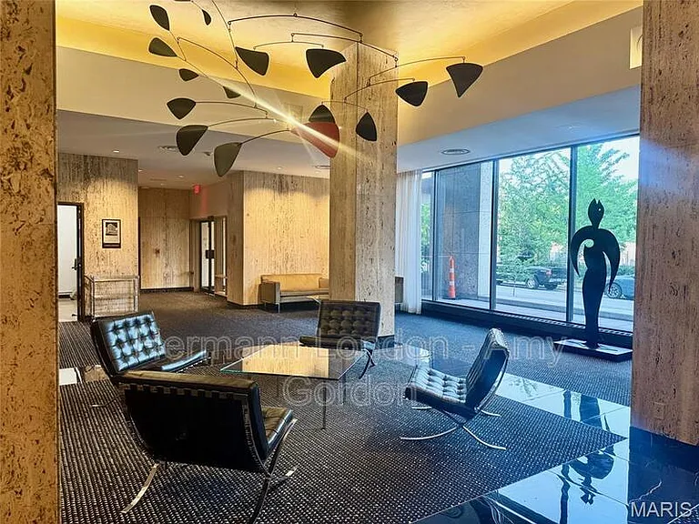 4501 Lindell Blvd #12E — Photo 3
