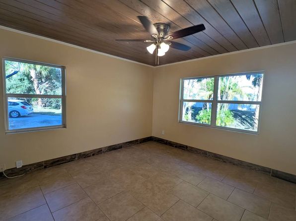 815 NW River Shores Blvd APT 103