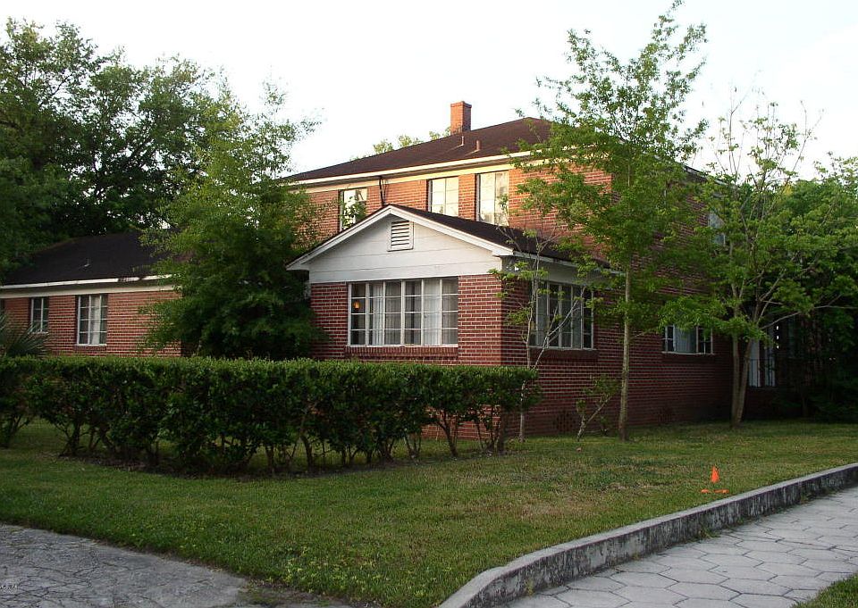 1st image of 2842 Sydney St #1