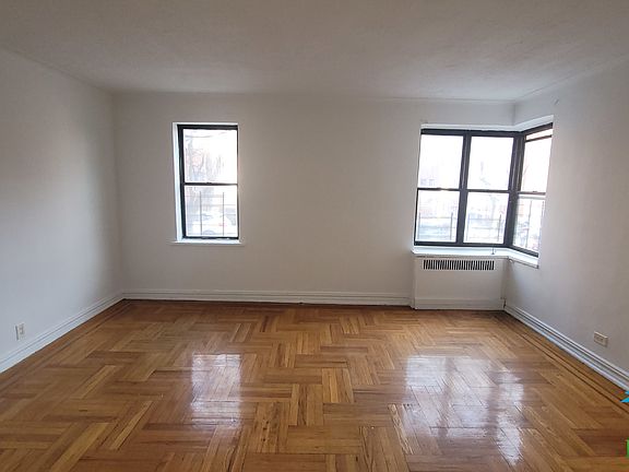2nd image of 1775 Clay Ave #H1