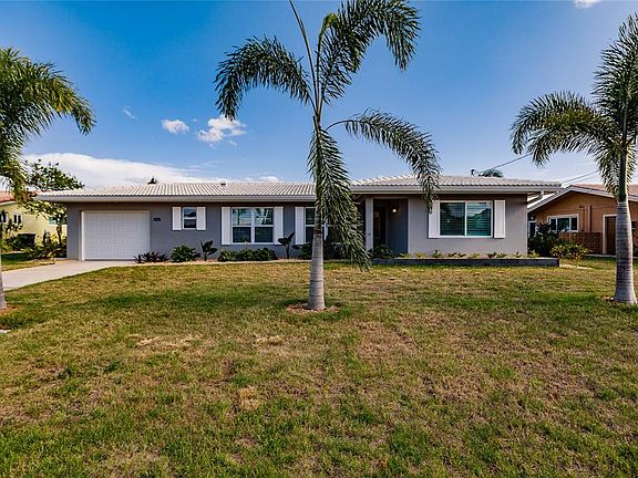 3rd image of 425 Sorrento Ct