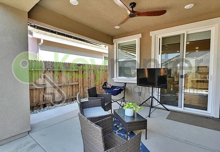 4168 Gossamer St — Photo 13