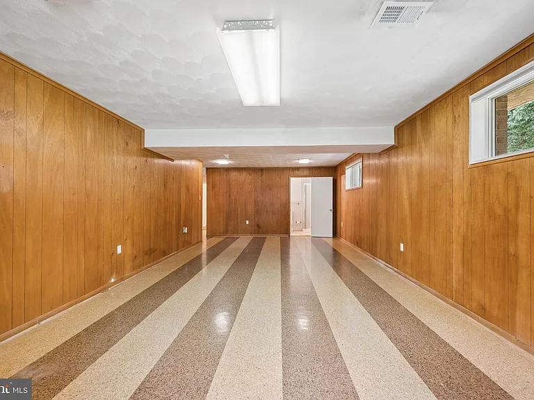 7016 Hopewood St — Photo 49