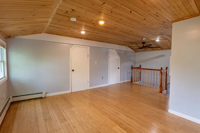 11 Sharon St — Photo 16