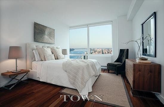 3rd image of 610 W 42nd St APT N37f