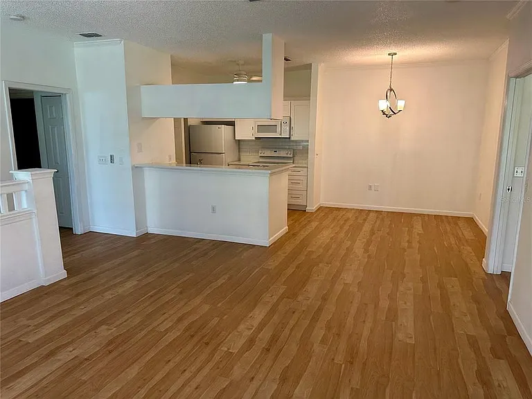 624 Arbor Lakes Cir #624 — Photo 14